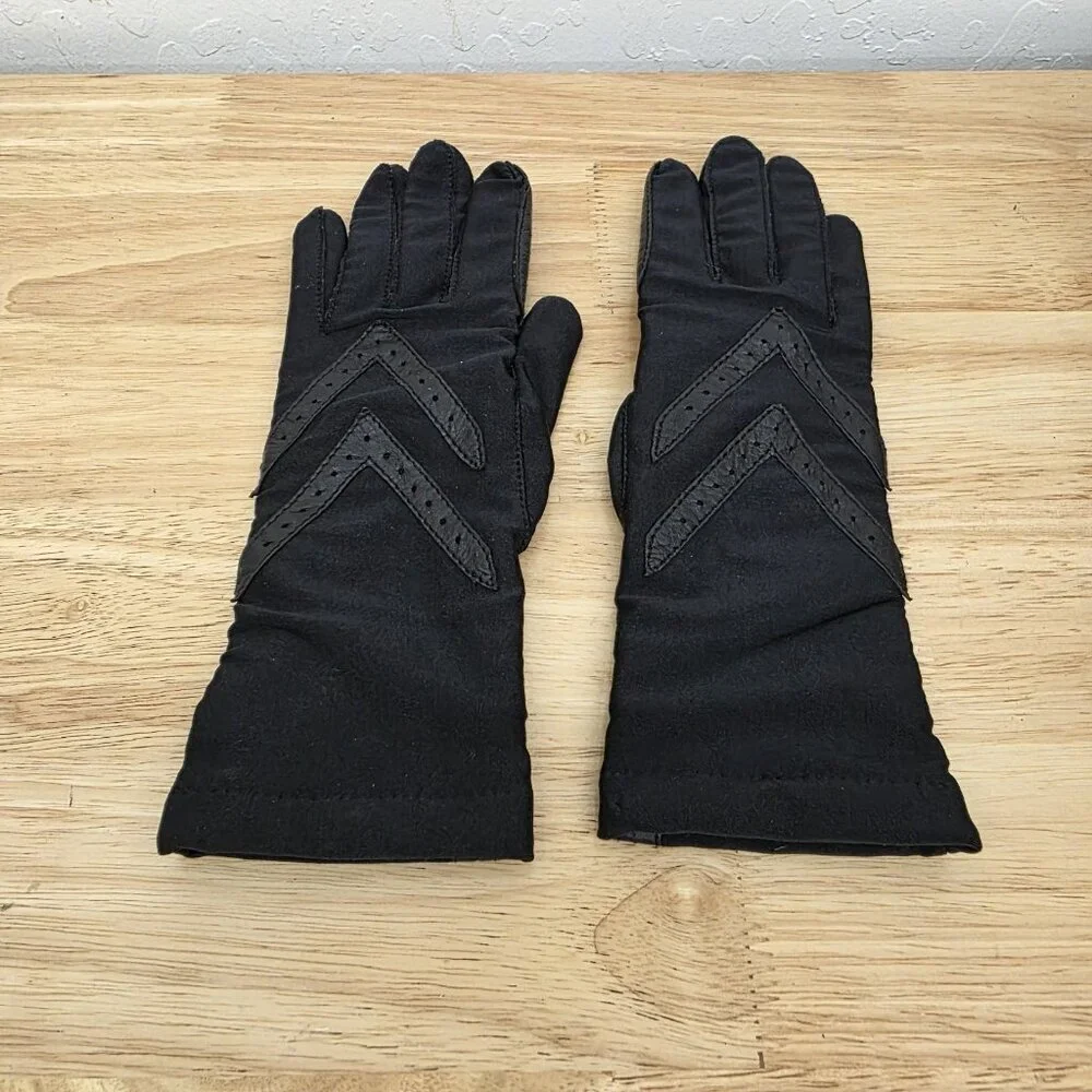 Isotoner Women's Spandex Gloves Black One Size Vintage Made In Phillipines
